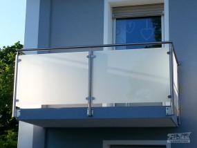 Wykonanie barierki okrągłej ze stali nierdzewnej na balkon