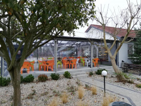 Osłony silikonowe transparentne do pergoli i ogródków piwnych .