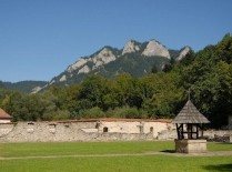 Oprowadzanie po Czerwonym Klasztorze