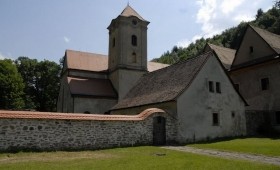 Czerwony Klasztor z przewodnikiem w języku polskim